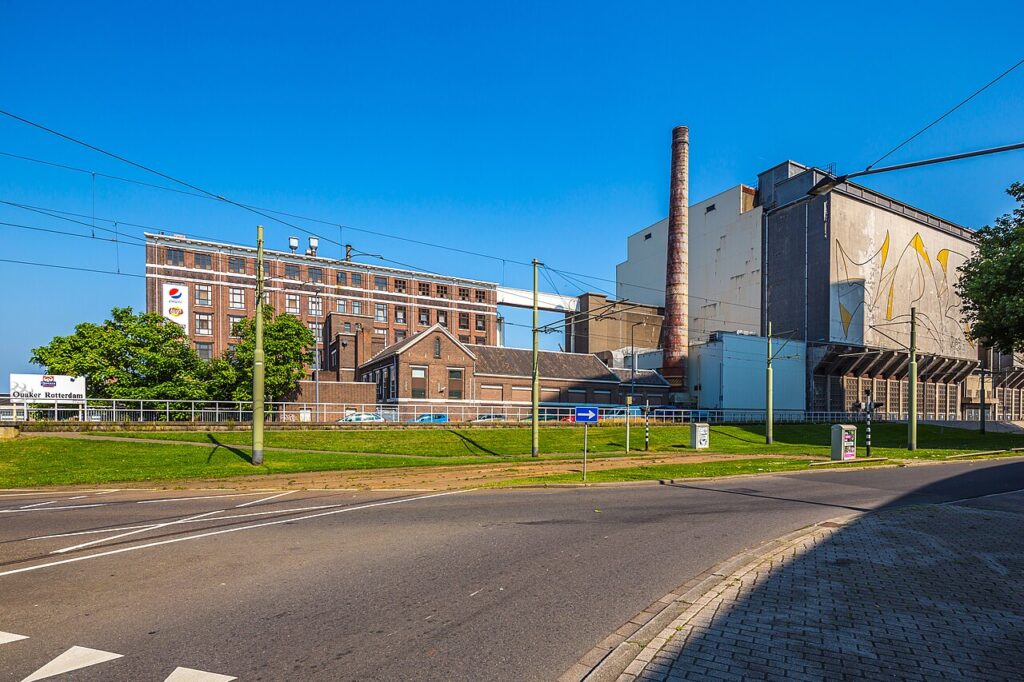 Voormalige Quaker-fabriek aan de Brielselaan, bedrijfsruimte Rotterdam