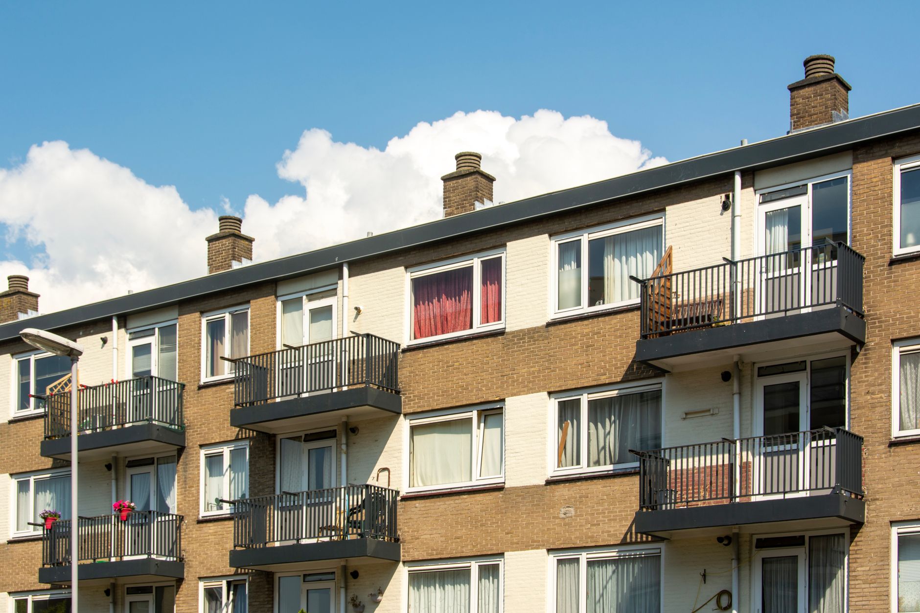 Sociale huurwoningen Nieuwegein: gestapelde huurappartementen met balkons