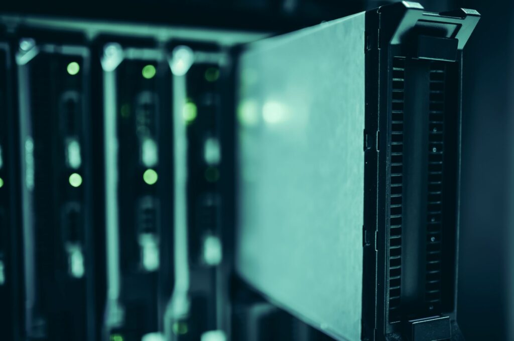 Serverracks in een datacenter dat onder het Europese energielabel valt
