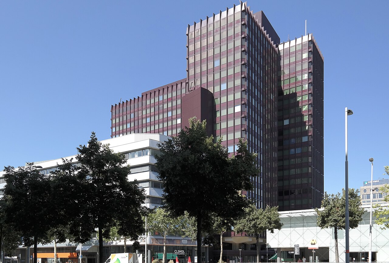 Coolse Poort aan de Coolsingel in Rotterdam na de kantoortransformatie