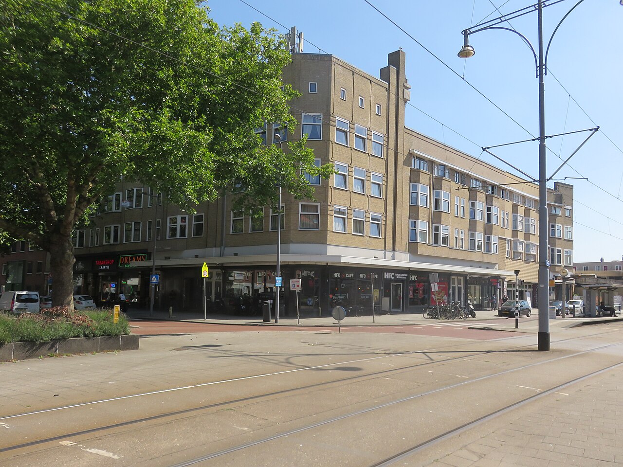 Woon-winkelcomplex aan de Beijerlandselaan in Rotterdam-Zuid, waar de leegstandsverordening Rotterdam op gericht is