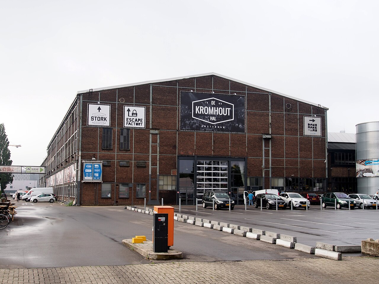 De Kromhouthal aan het Gedempt Hamerkanaal in het Hamerkwartier in Amsterdam-Noord