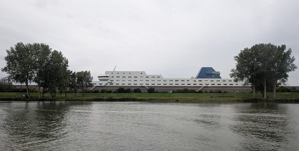 Het kantoorschip aan de Ridderhaven aan De Noord, bedrijfsruimte in Ridderkerk van Mileway