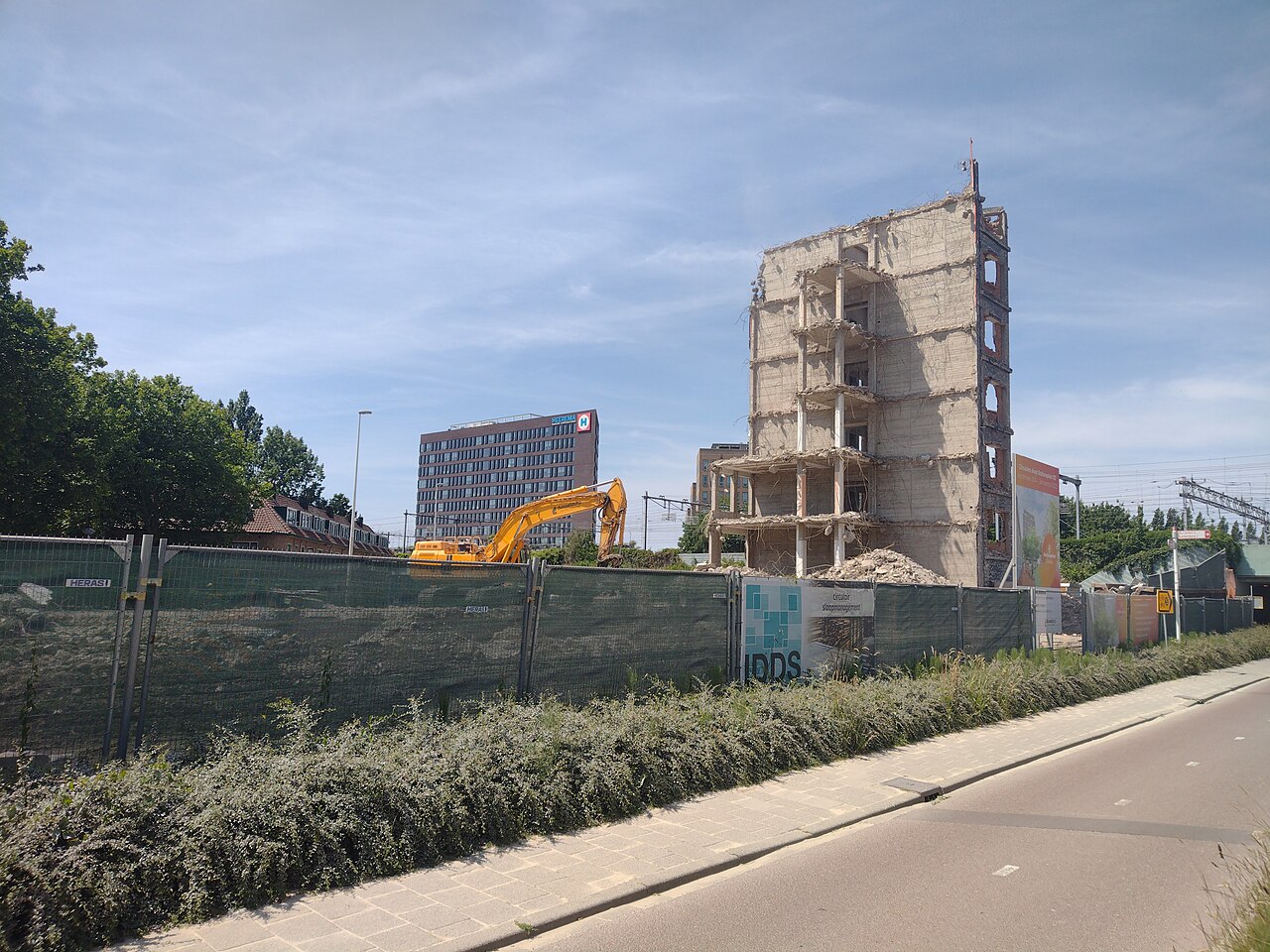 Hergebruik van gebouwen of sloop: circulaire sloop van een gebouw in Leiden
