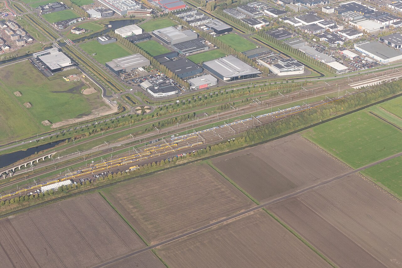 Luchtfoto van een bedrijventerrein in Hoofddorp, illustratief bij de verhuur op Segro Park Amsterdam Airport