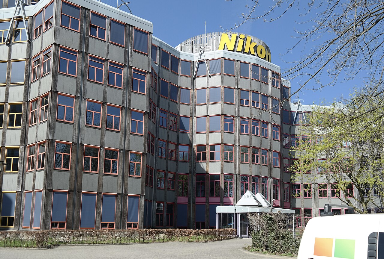 Kantoorgebouw Tripolis 100 in Amsterdam, gefotografeerd in 2018 voor de renovatie